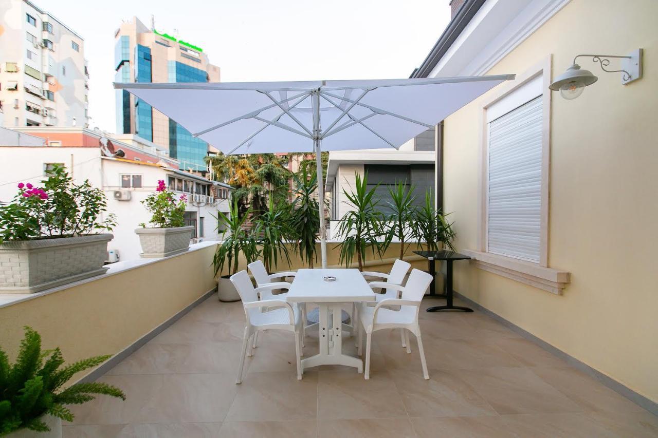 Vila Ferdinand Tirana Exterior foto